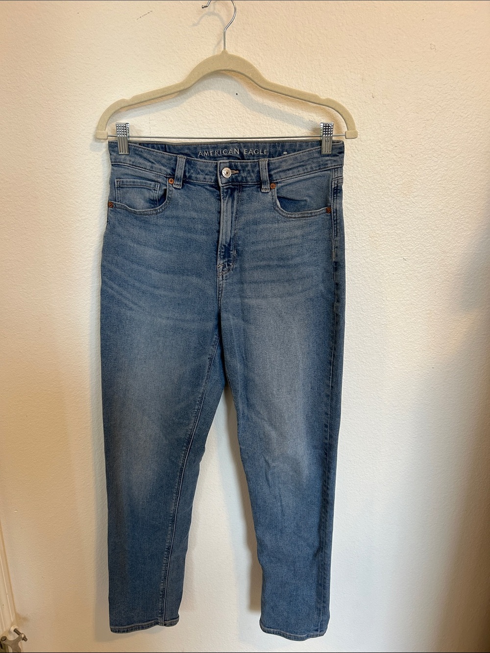 American Eagle Outfitters Light Blue Stretch Mom Jeans